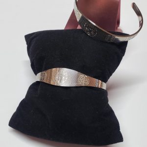Pulsera rigida "San Benito"
